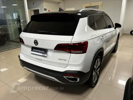 TAOS 1.4 250 TSI TOTAL FLEX HIGHLINE AUTOMÁTICO