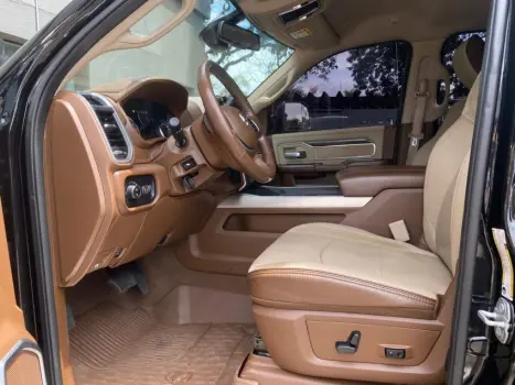 2500 6.7 I6 Turbo Laramie CD 4X4