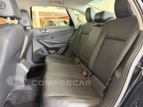 VOLKSWAGEN JETTA Comfort. 250 TSI 1.4 Flex 16v Aut.