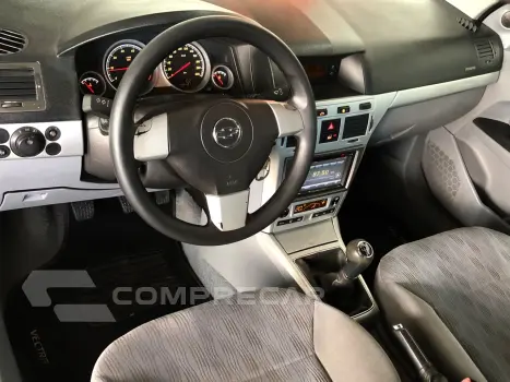 VECTRA 2.0 MPFI Elegance 8V
