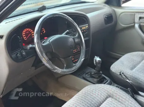 LOGUS 1.8 GLS 8V ÁLCOOL 2P MANUAL