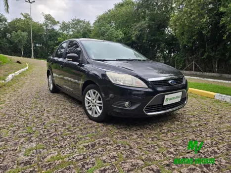 FORD FOCUS 2.0 GHIA SEDAN 16V FLEX 4P AUTOMÁTICO 4 portas