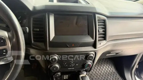 FORD RANGER 2.2 BLACK 4X2 CD 16V