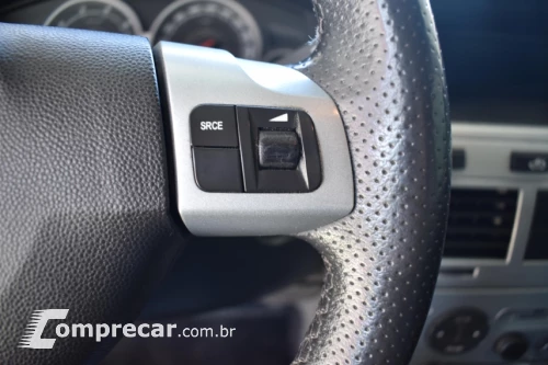 VECTRA 2.0 MPFI Elegance 8V