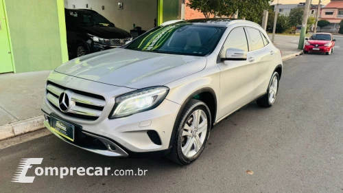 Mercedes-Benz GLA 200 1.6 CGI Enduro 16V Turbo 4 portas