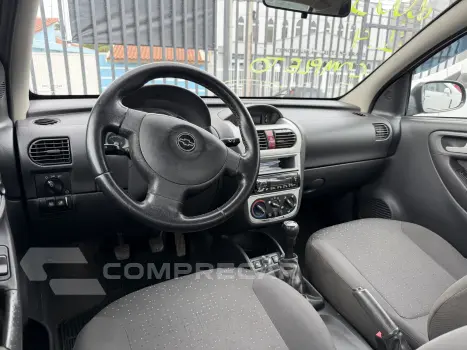 CORSA 1.4 MPFI Premium Sedan 8V