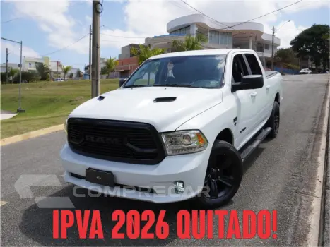 RAM CLASSIC 5.7 V8 GASOLINA LARAMIE NIGHT EDITION CD 4X4 AUTOMÁT 4 portas