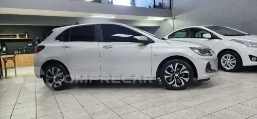 ONIX HATCH PREM. 1.0 12V TB Flex 5p Aut.