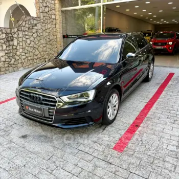 Audi A1 1.4 TFSI Attraction 16V 4 portas