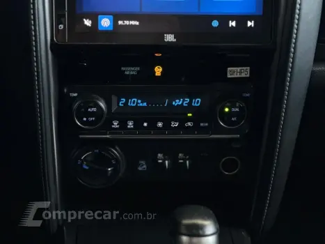 HILUX SW4 2.8 D-4D TURBO DIESEL SRX 7L 4X4 AUTOMÁTICO