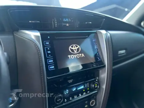 HILUX SW4 2.7 SRV 7 LUGARES 4X2 16V FLEX 4P AUTOMÁTICO