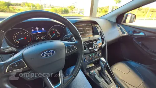 FOCUS 2.0 Titanium Fastback 16V