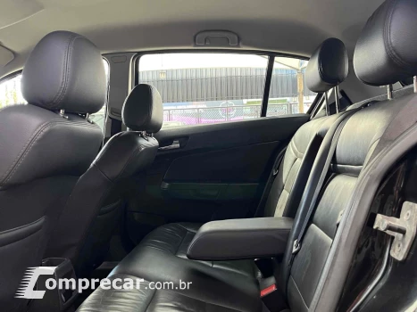 VECTRA 2.0 MPFI GT HATCH 8V FLEX 4P MANUAL