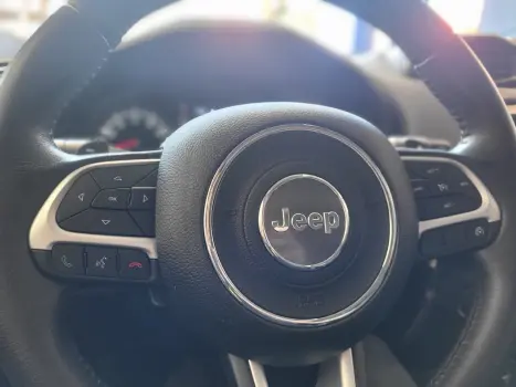 Renegade Longitude 1.8 4x2 Flex 16V Aut.