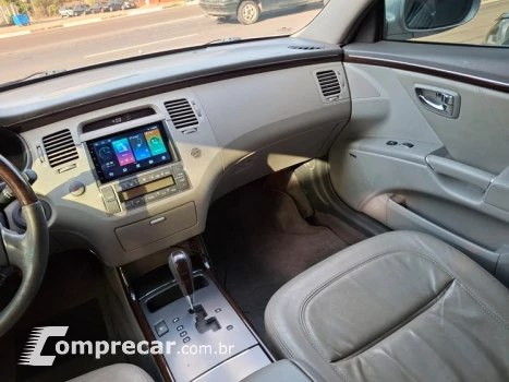 AZERA 3.3 MPFI GLS Sedan V6 24V