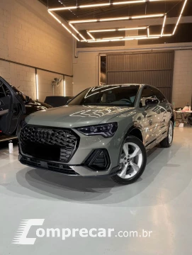 Q3 2.0 40 TFSI Sportback Performance Black Quattro