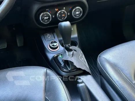 TORO 2.0 16V Turbo Ultra 4WD