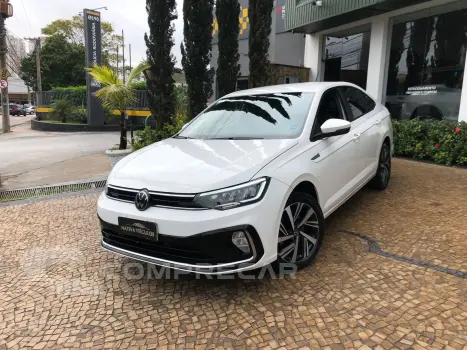 Volkswagen Virtus 1.0 200 Tsi Highline Automático 4 portas