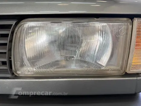 Voyage 1.8 Cl 8V Álcool 2P Manual