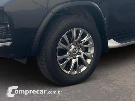 HILUX SW4 2.8 D-4D TURBO DIESEL SRX 7L 4X4 AUTOMÁ