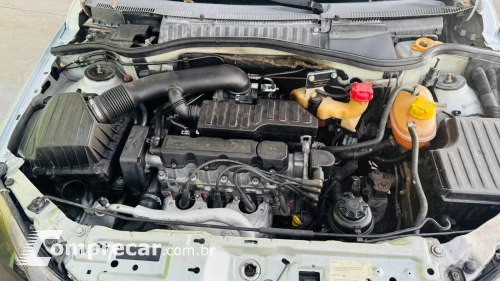 CORSA 1.4 MPFI Premium Sedan 8V