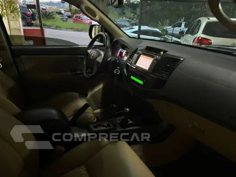 HILUX SW4 3.0 SRV 4X4 7 LUGARES 16V TURBO INTERCOOLER DIESEL