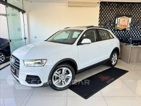 Audi Q3 1.4 TFSI Ambiente Plus S Tronic 4 portas
