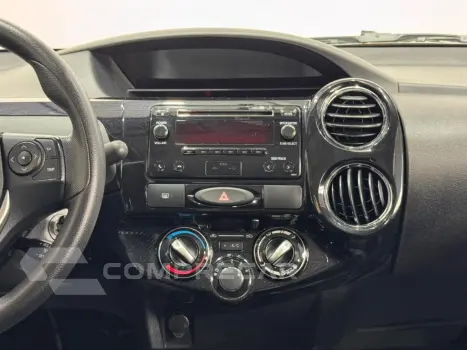 ETIOS 1.5 X PLUS SEDAN 16V FLEX 4P AUTOMÁTICO