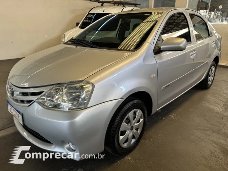 Toyota ETIOS 1.5 X Sedan 16V 4 portas