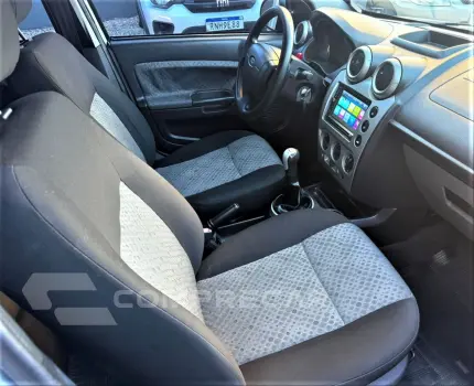 Fiesta Hatch 1.6 4P SE FLEX