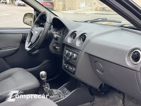 CELTA 1.0 MPFI LT 8V