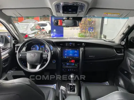 Hilux SW4 SRX Plat. 4x4 2.8 TB Die. Aut.