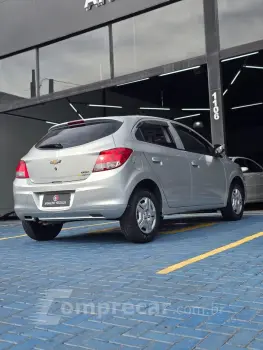 ONIX HATCH LS 1.0 8V FlexPower 5p Mec.