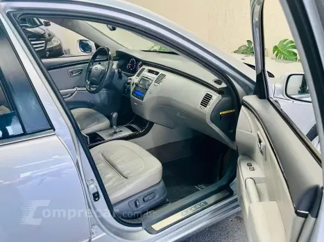 AZERA 3.3 MPFI GLS Sedan V6 24V