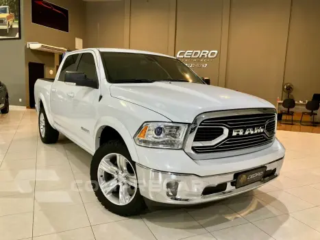 1500 5.7 V8 CLASSIC LARAMIE CABINE DUPLA 4X4 AUTOMÁTICO