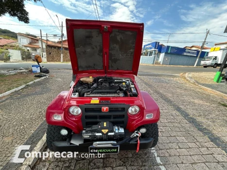 T-4 4x4 3.0 TB Int. Cap. Rígida Diesel