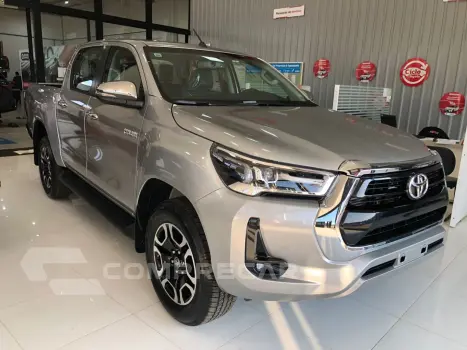 Toyota HILUX 2.8 D-4D TURBO DIESEL CD SRV 4X4 AUTOMÁTICO 4 portas