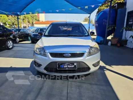 FOCUS HATCH - 2.0 GLX 16V 4P AUTOMÁTICO