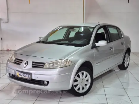 Renault Megane Sedan Dynamique 1.6 16V (flex) 4 portas