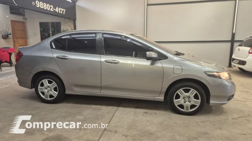 CITY 1.5 DX Sedan 16V