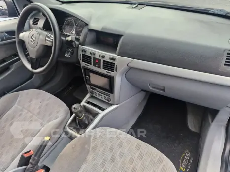 VECTRA 2.0 MPFI ELEGANCE 8V FLEX 4P MANUAL