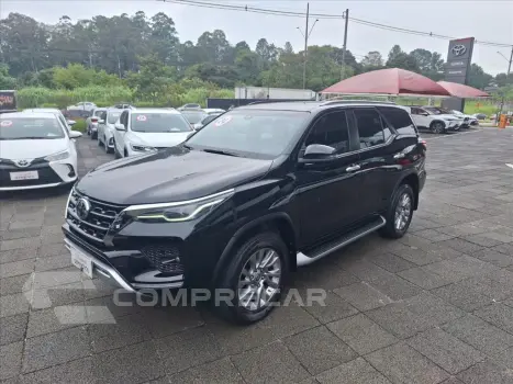 HILUX SW4 2.8 D-4D TURBO DIESEL SRX 7L 4X4 AUTOMÁ