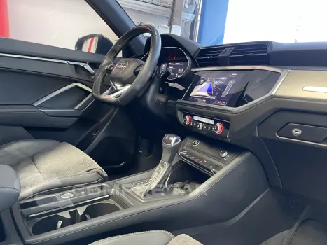 Q3 2.0 40 TFSI GASOLINA PERFORMANCE BLACK QUATTRO TIPTRONIC