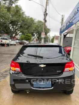 ONIX HATCH LS 1.0 8V FlexPower 5p Mec.