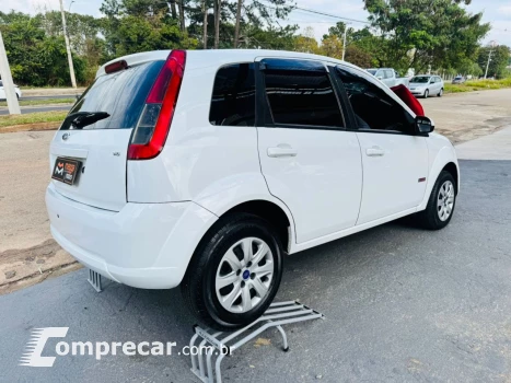 FIESTA 1.6 MPI Class Hatch 8V