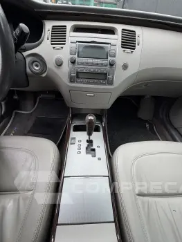 AZERA 3.3 MPFI GLS Sedan V6 24V