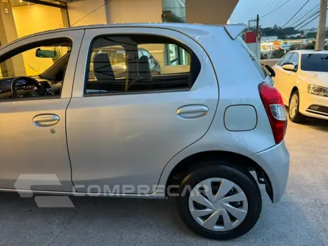 ETIOS 1.3 XS 16V FLEX 4P MANUAL