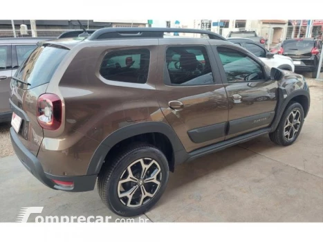 Renault DUSTER - 1.3 TCE ICONIC X-TRONIC 4 portas