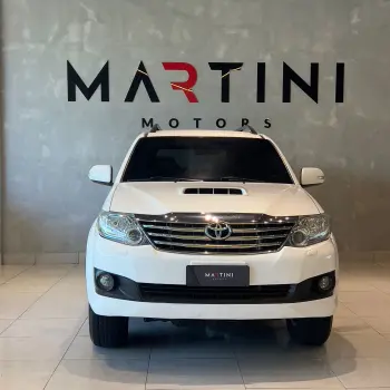 Hilux SW4 SRV D4-D 4x4 3.0 TDI Dies. Aut