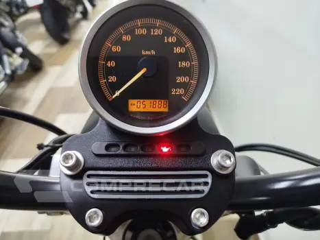 XL 883R